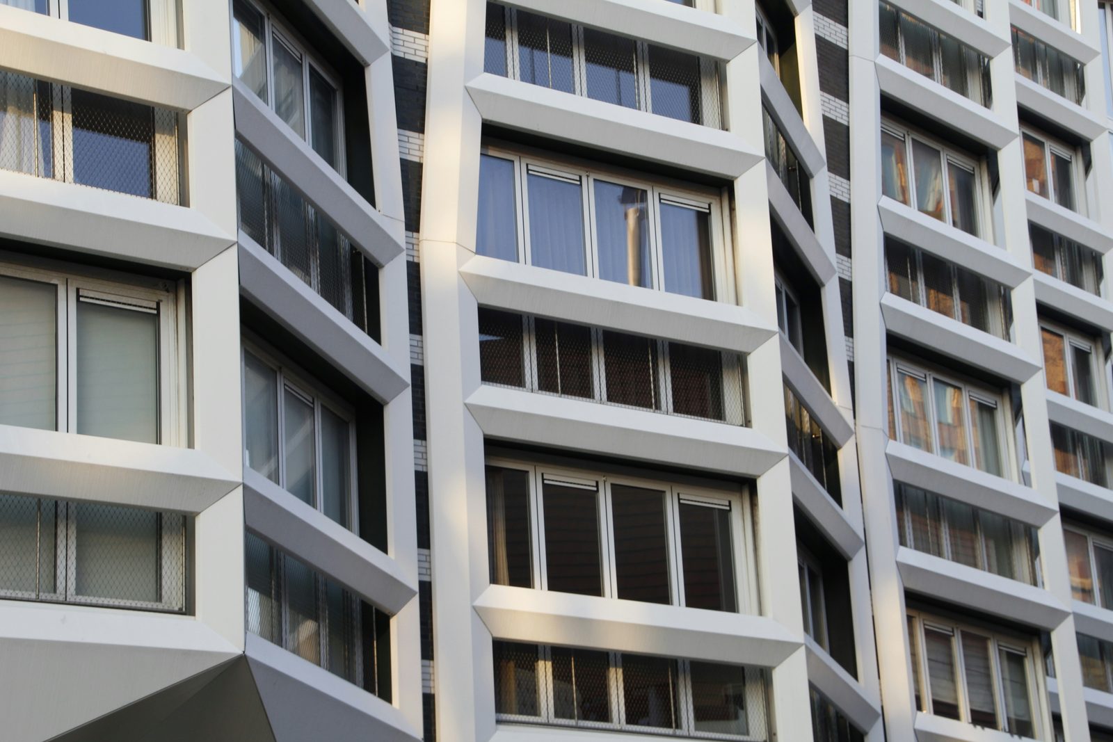 Dieselbe Fassade unbearbeitet